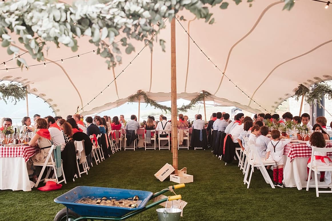 20eventos-wedding-planners-bodas-gipuzkoa-san-sebastian-organización-decoración-hika-txakolindegi-carpa-tensada-estilo-italiano-pais-vasco-basque-country-destination-weddings